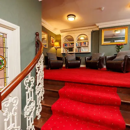 Berkeley House Gasthof 3*