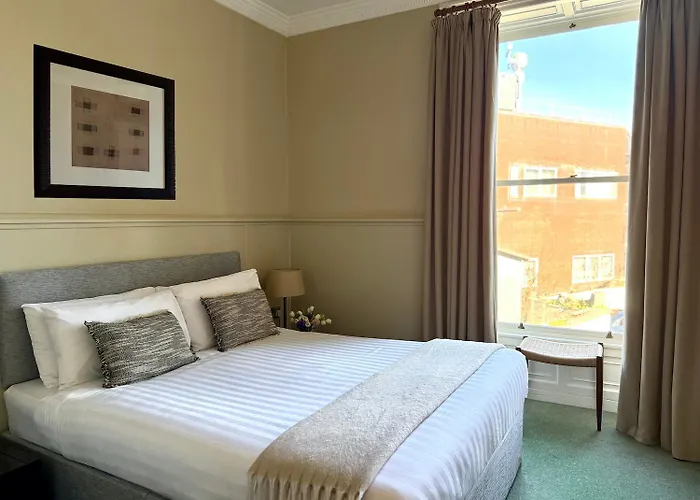 Berkeley House 3*